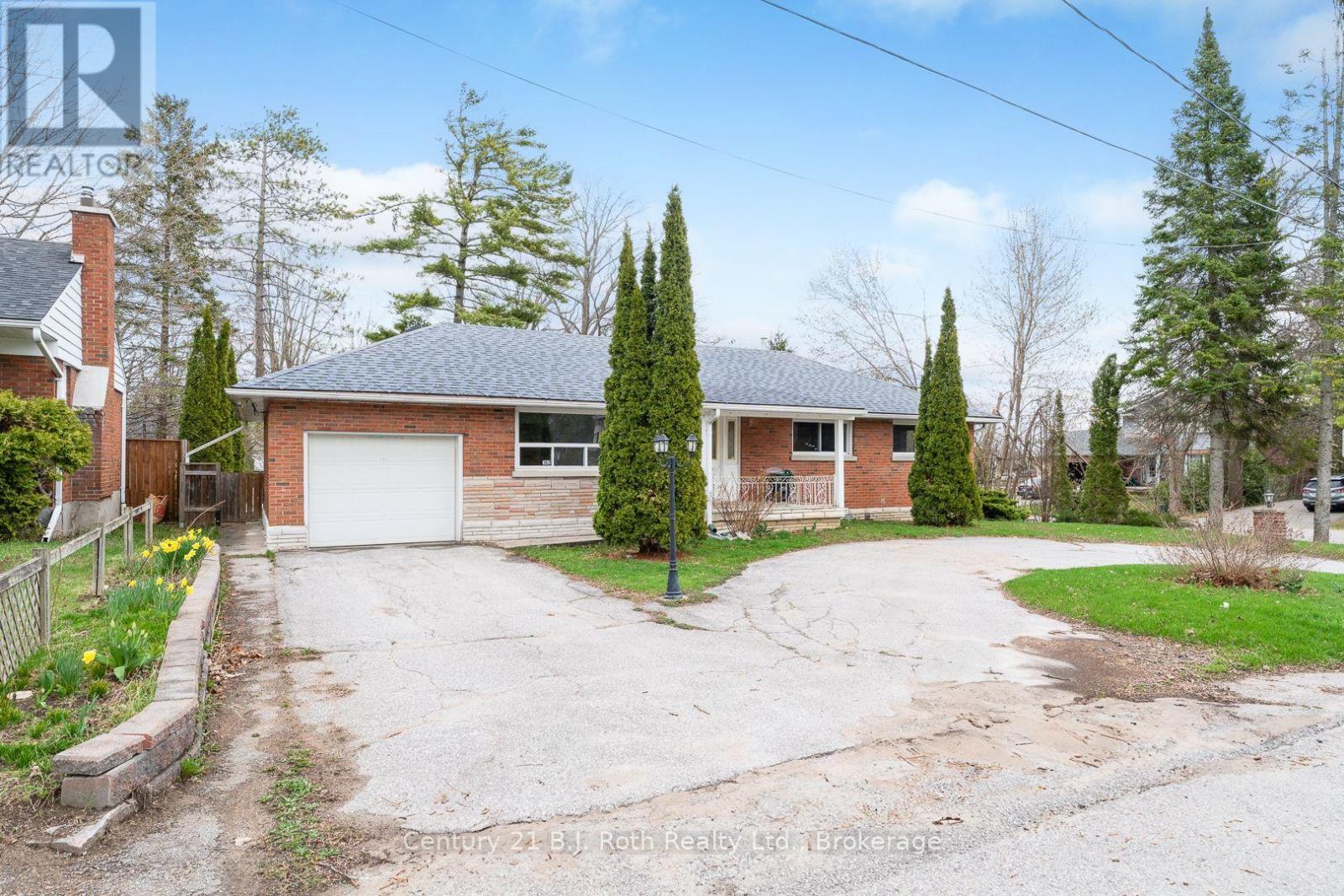 362 PARKHURST CRESCENT