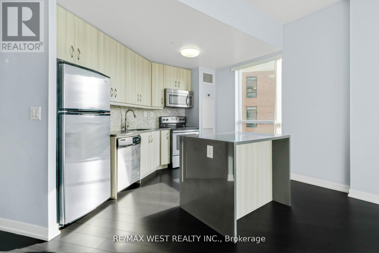 310 - 5101 DUNDAS STREET W