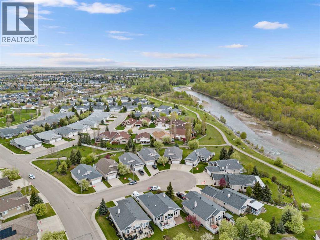 310 Riverside Garden NW