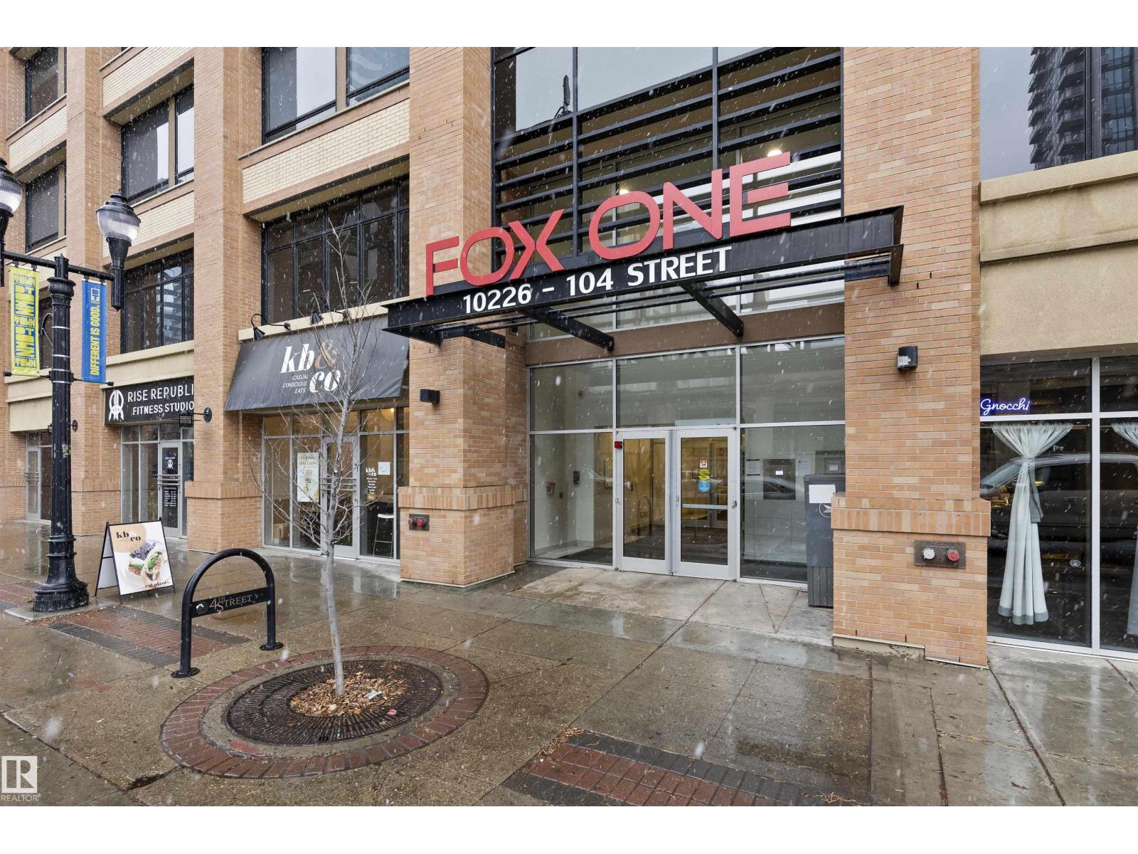 #905 10226 104 ST NW