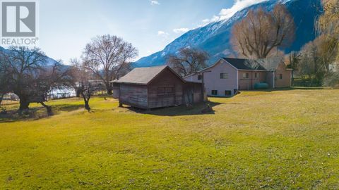 760 FOSTER Drive Lillooet BC V0K1V0