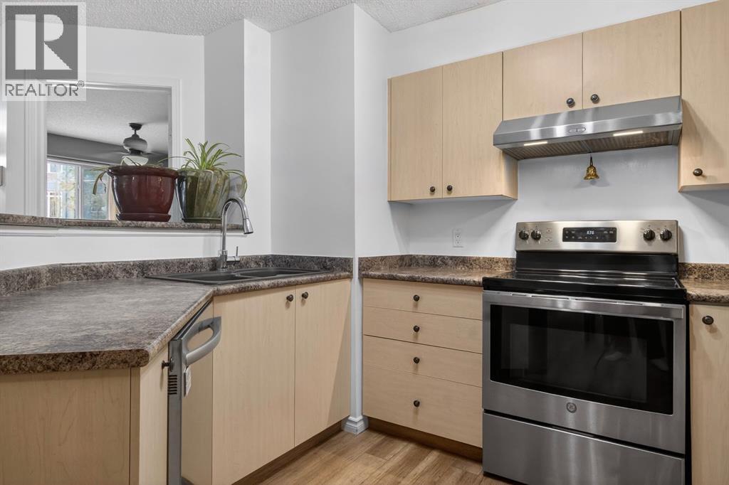 8117, 304 Mackenzie Way SW