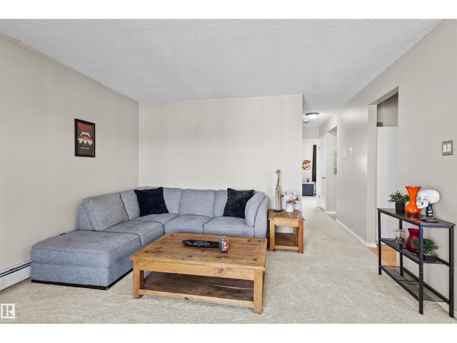 #6 3803 76 ST NW