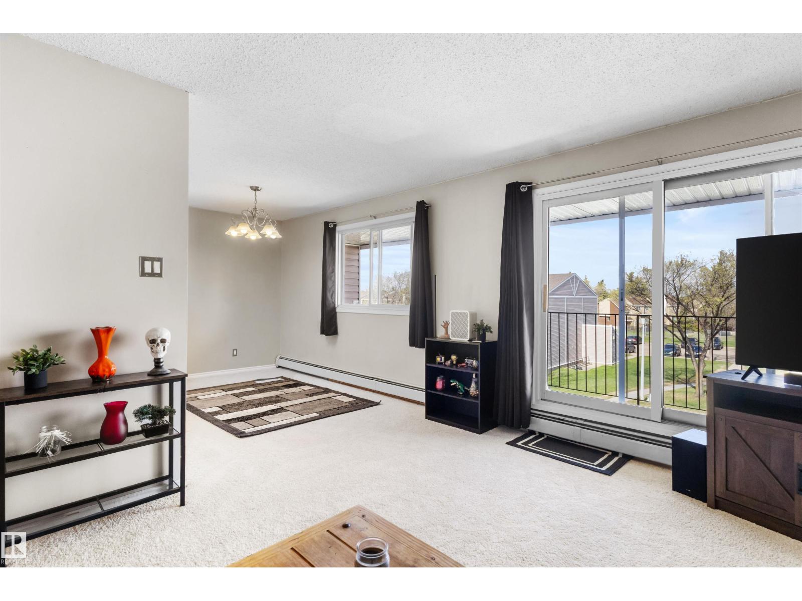 #6 3803 76 ST NW