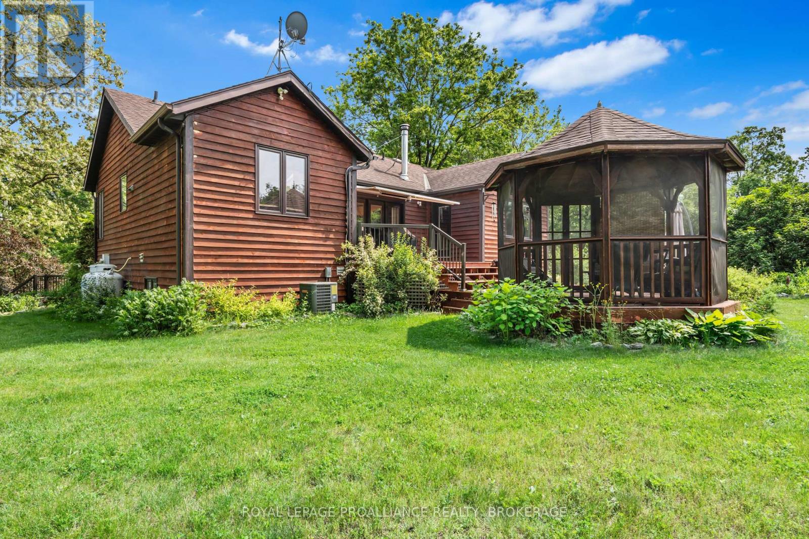 1827 RADAGE ROAD