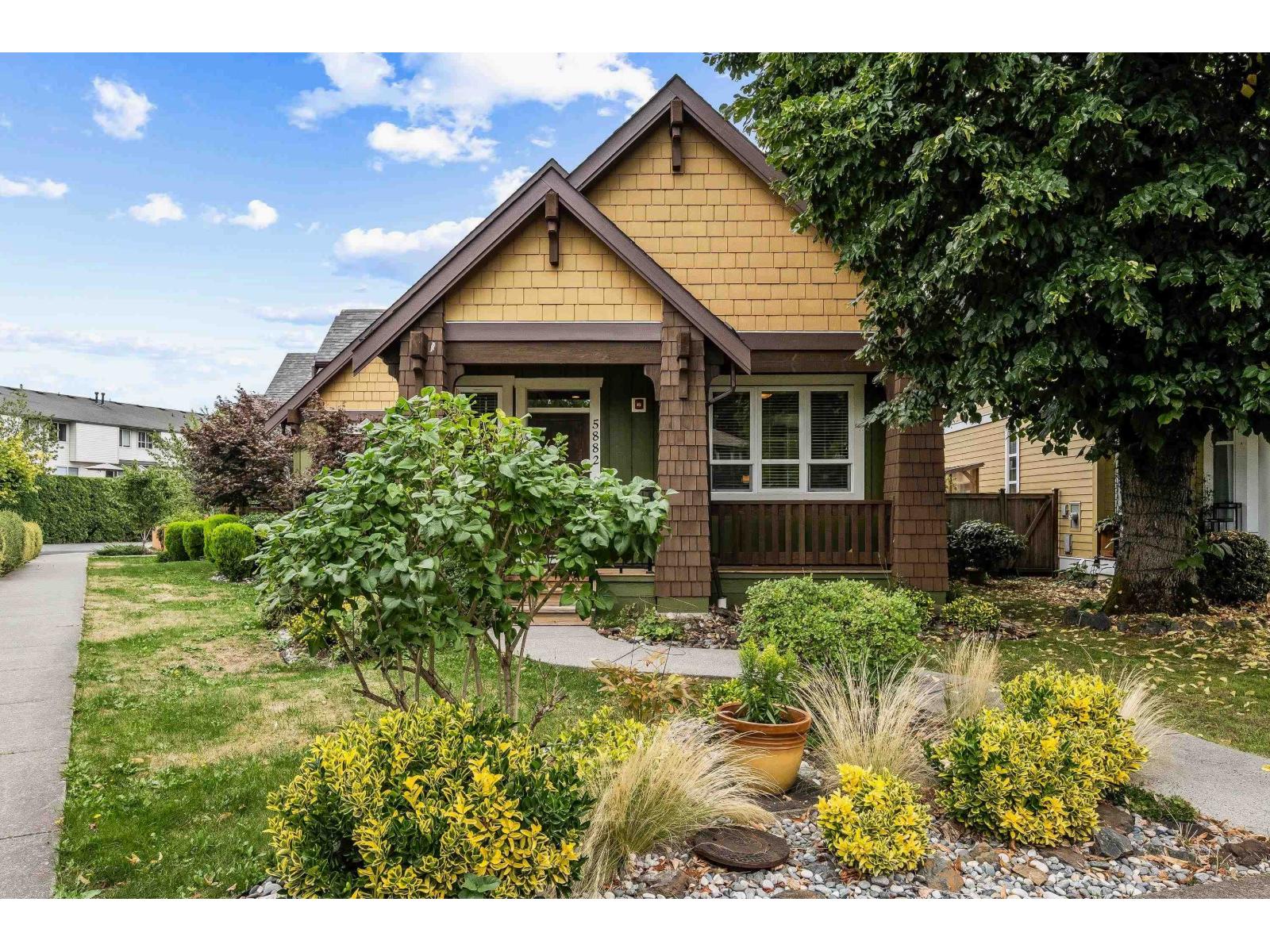 2 5882 COWICHAN STREET|Garrison Crossing