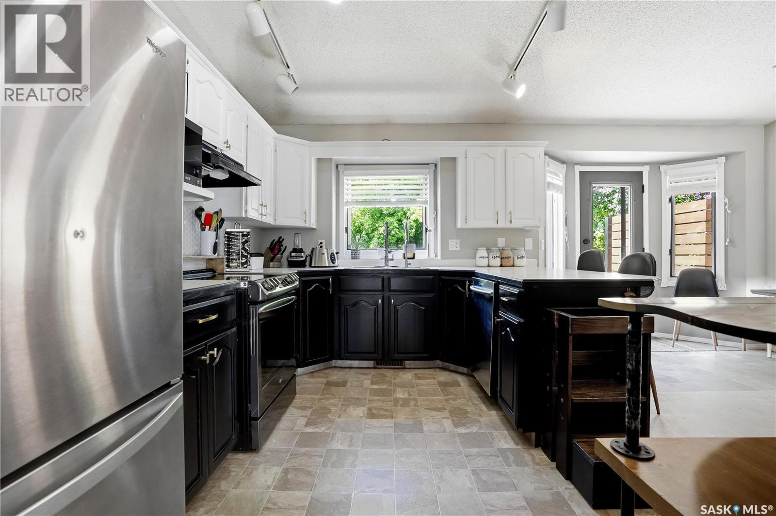 3342 Linden GROVE