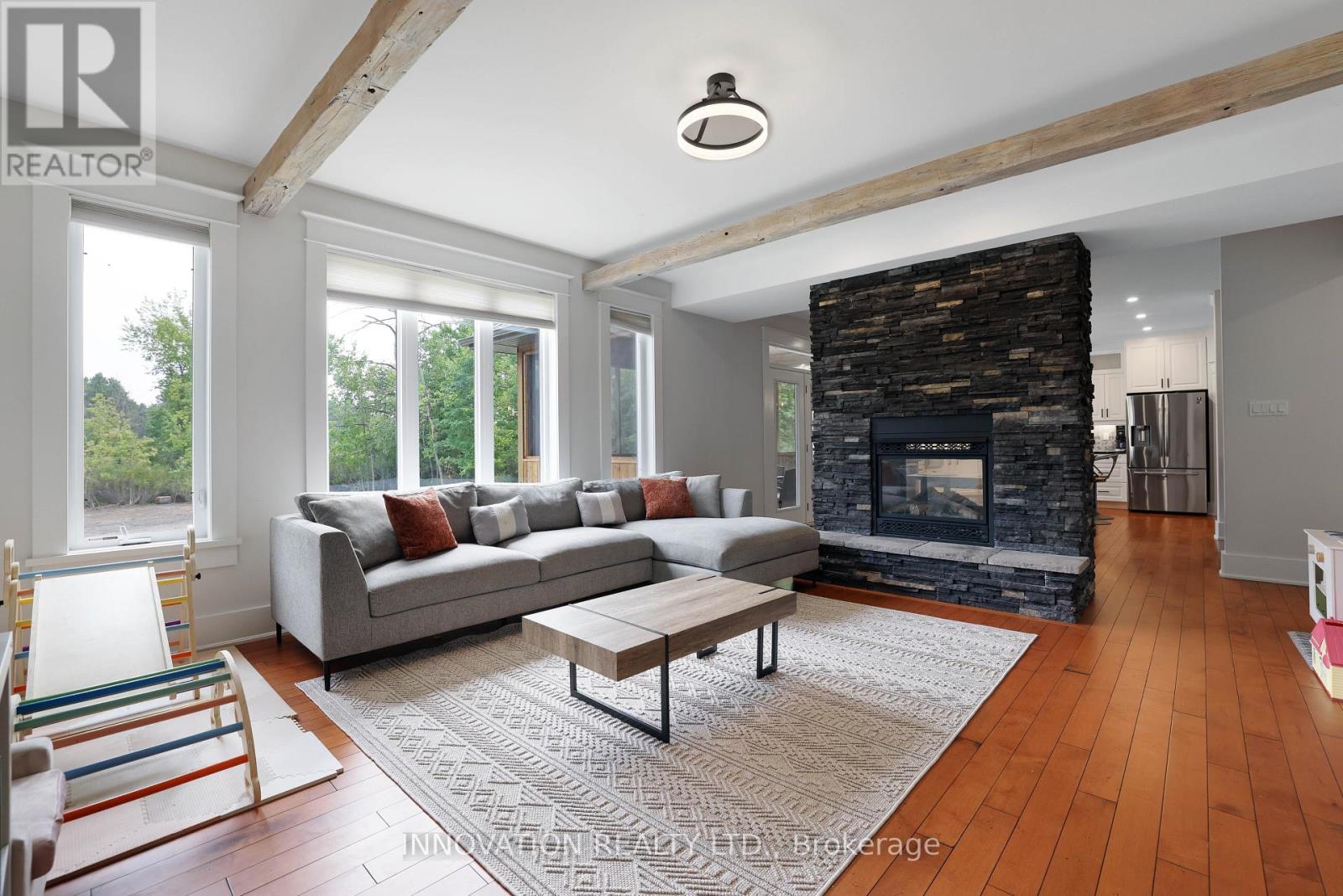 115 EAGLE CREEK COURT