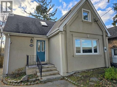 1568 CAWTHRA Court Mississauga ON L5G4L3