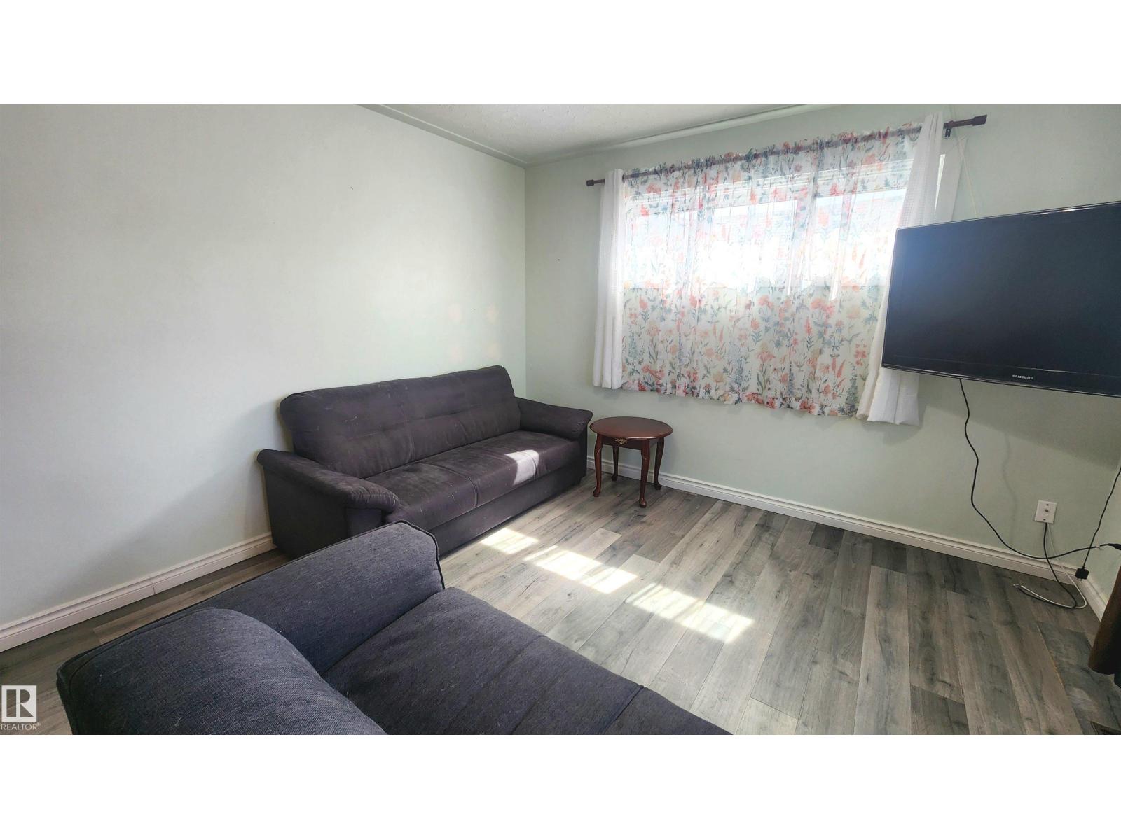 12139 81 ST NW