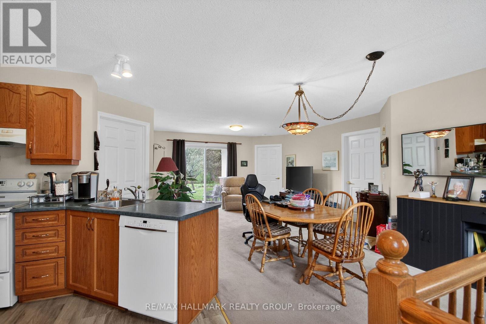 341 CHESTNUT GREEN PRIVATE