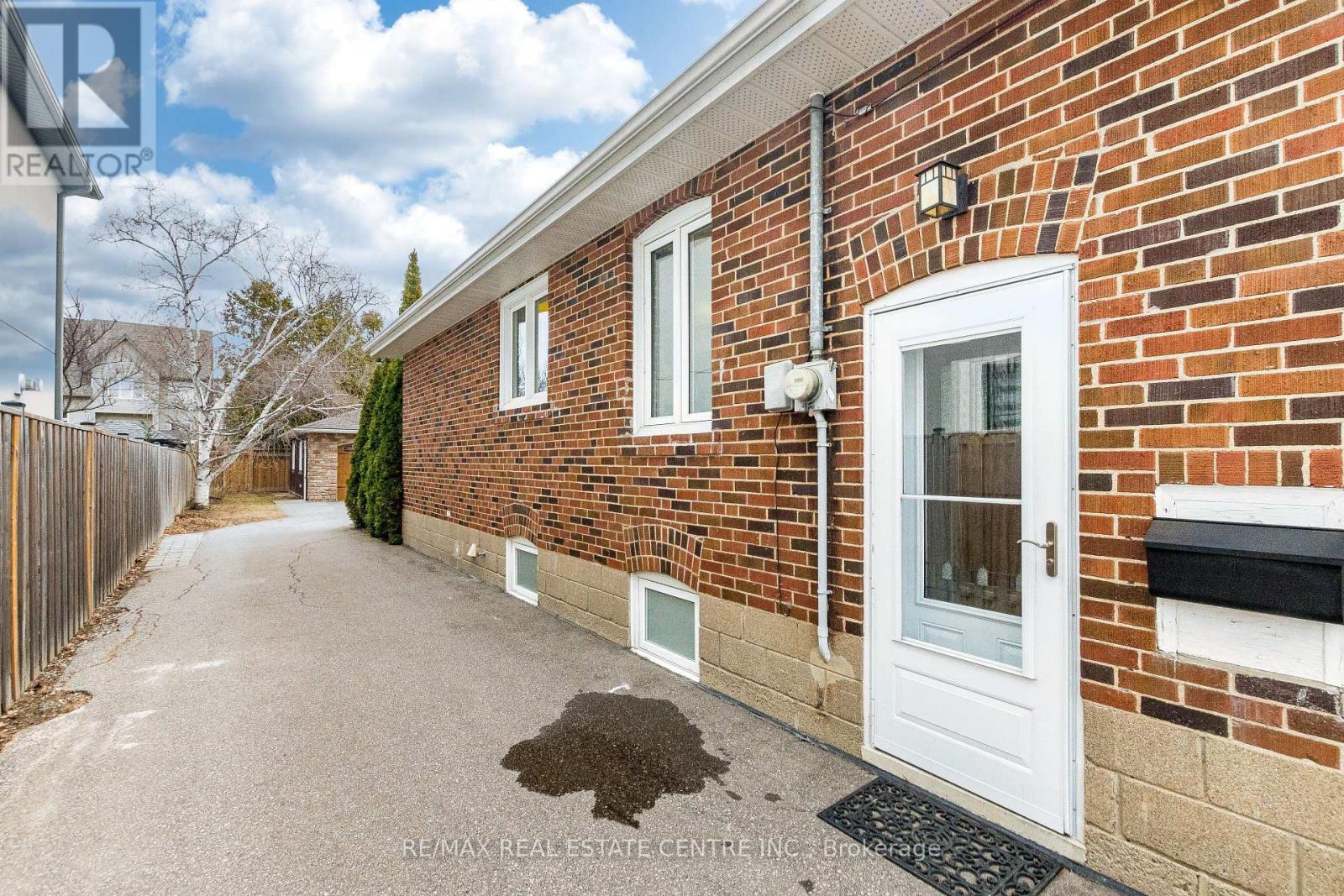 37 MAPLE AVENUE N