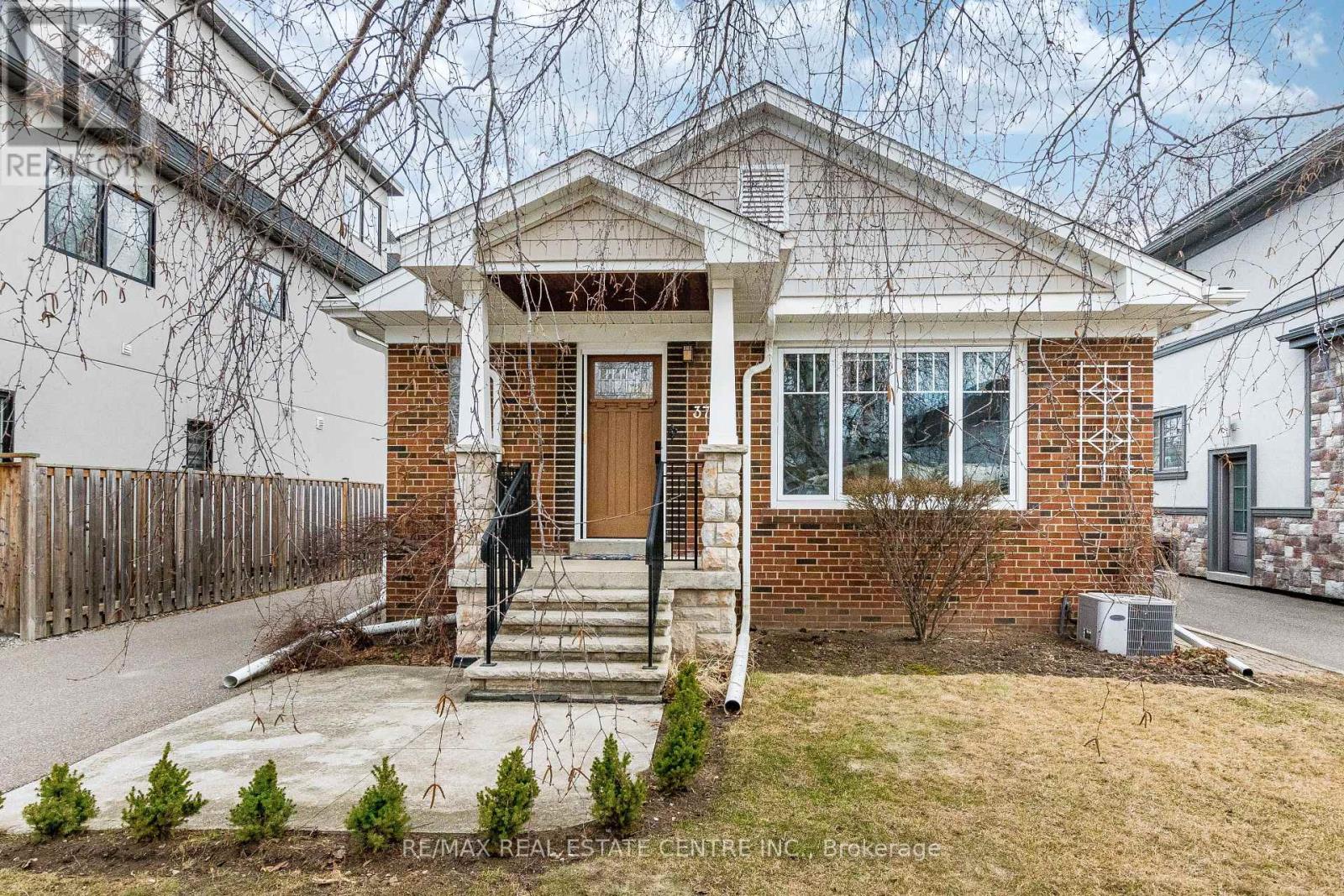 37 MAPLE AVENUE N