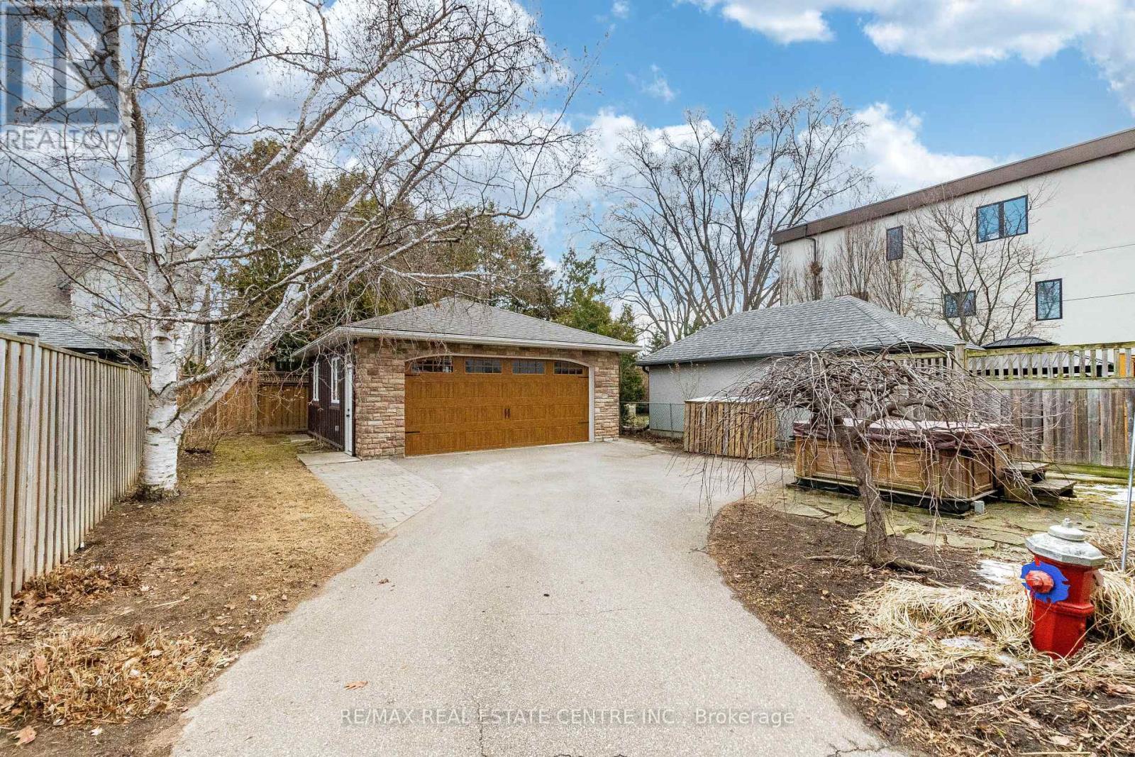 37 MAPLE AVENUE N