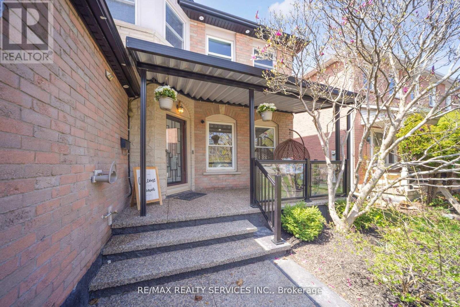 24 NEVILLE CRESCENT