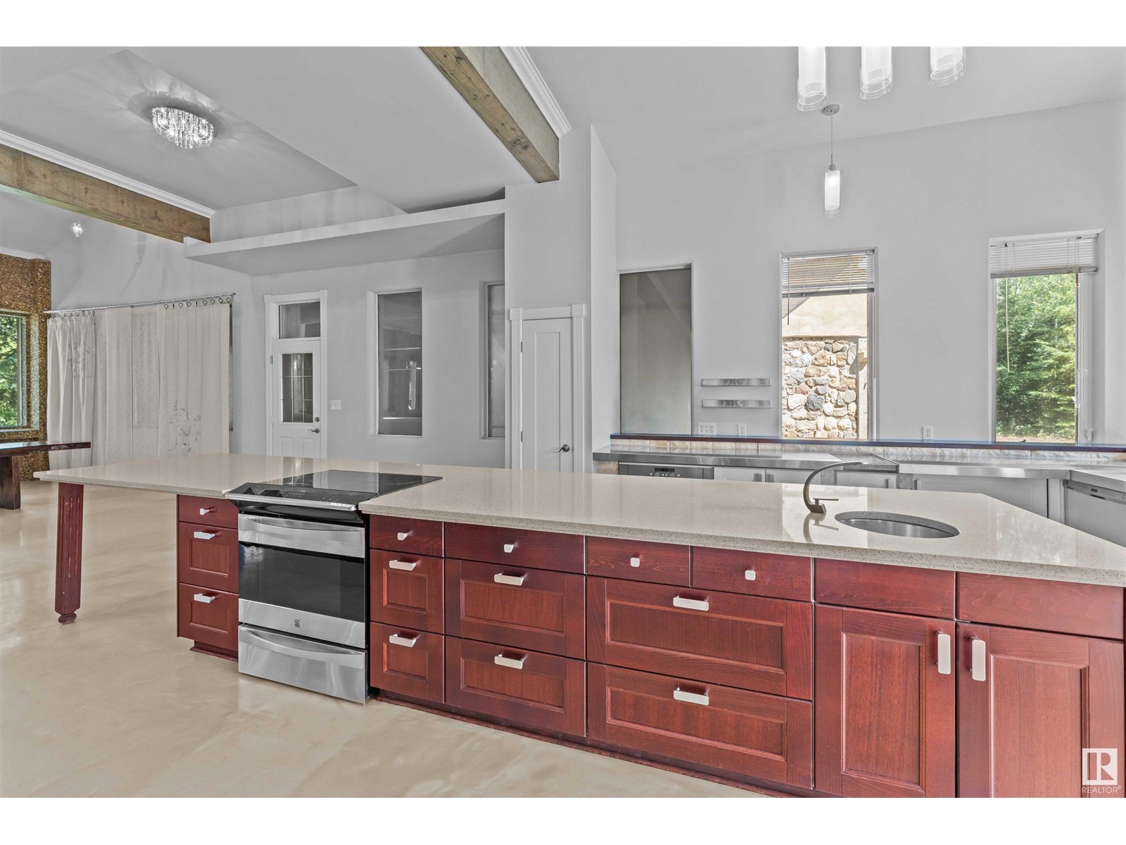 16 HONEY VALE AC