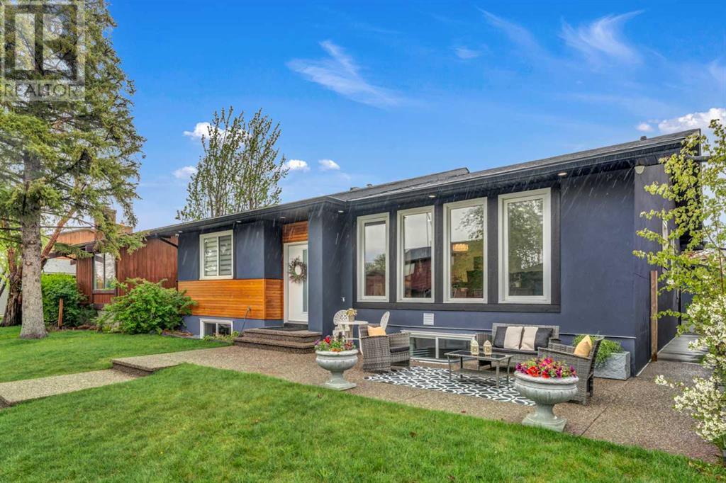 156 Templewood Drive NE