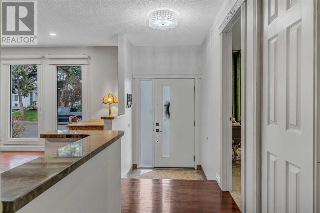 156 Templewood Drive NE