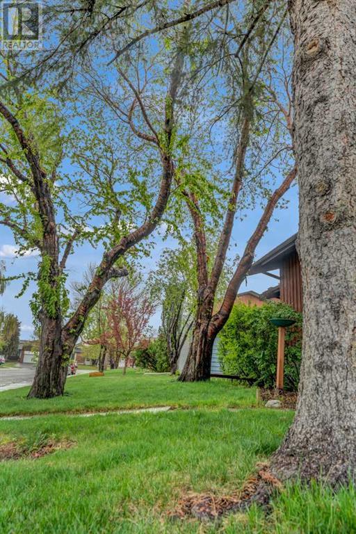 156 Templewood Drive NE