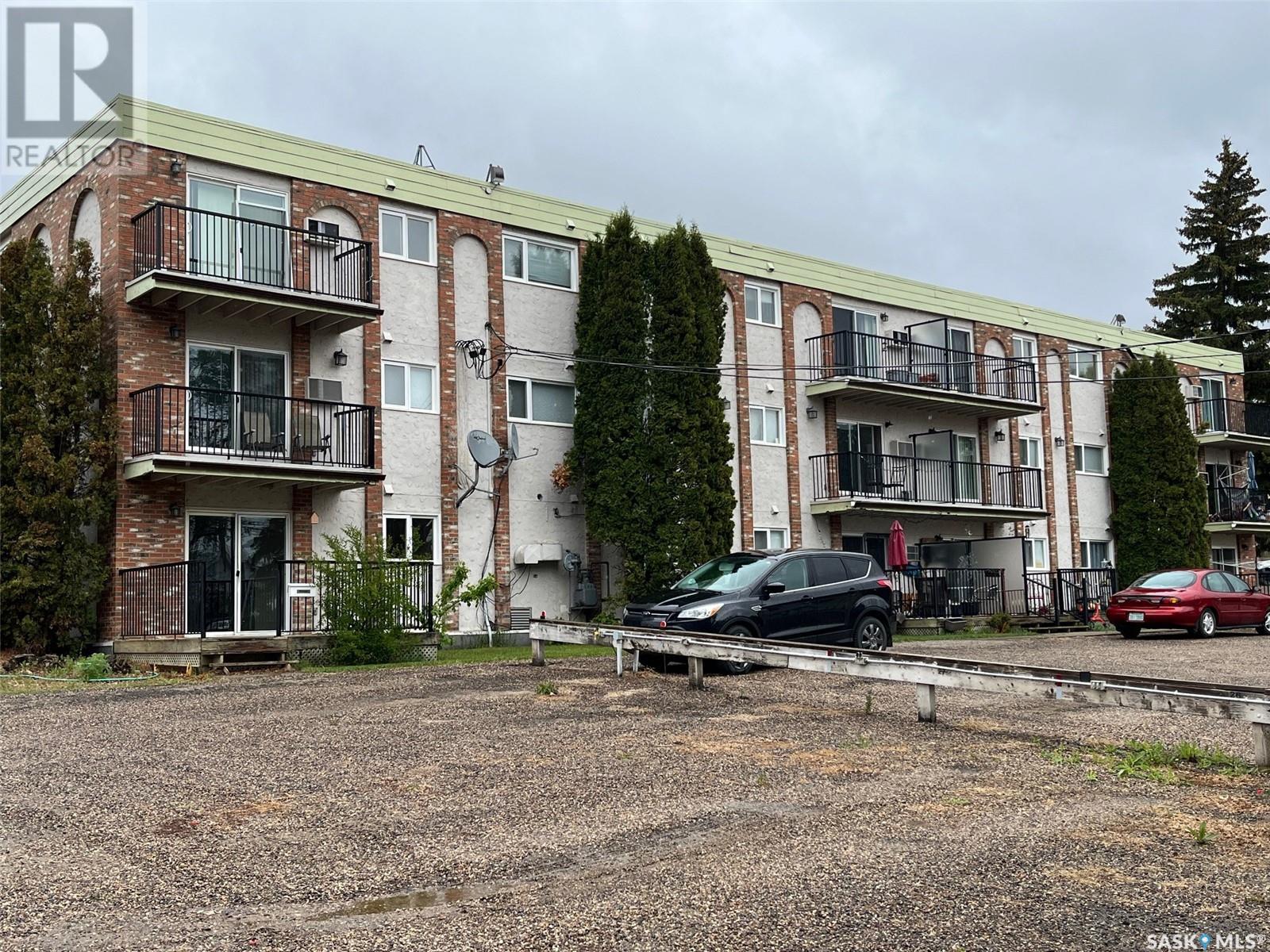302 8th AVENUE SW