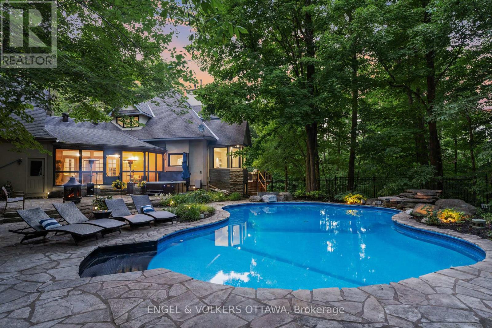 1412 HOUSTON CRESCENT