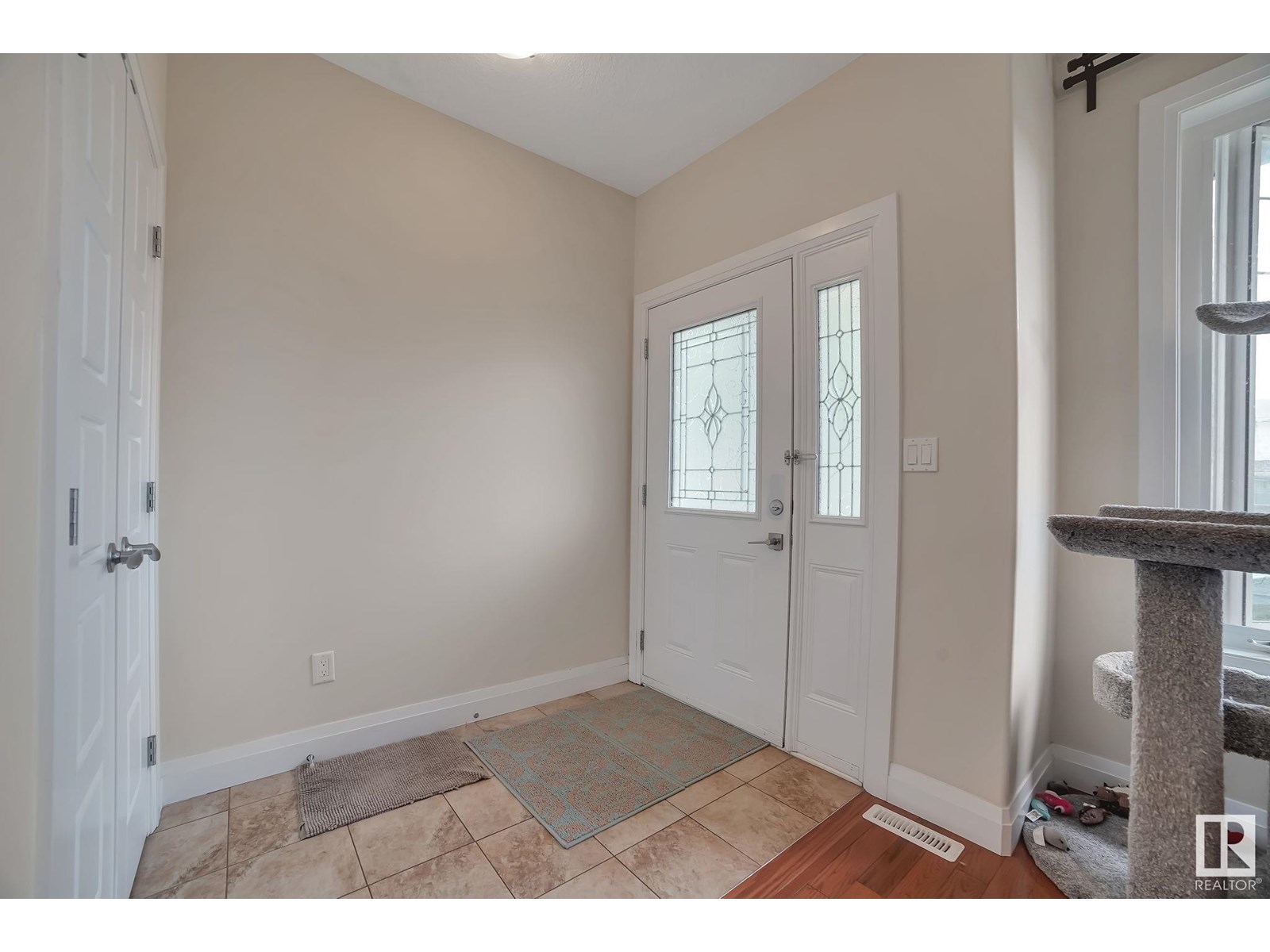 10262 158 ST NW