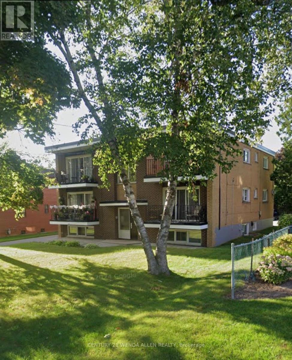 558 LANSDOWNE DRIVE