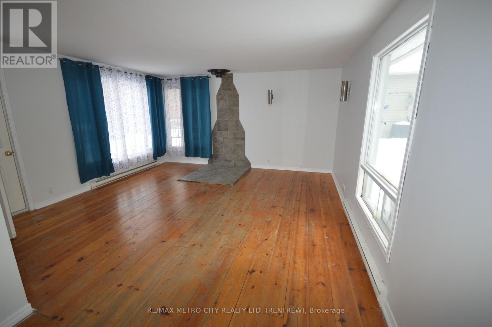 235 RENFREW AVENUE W