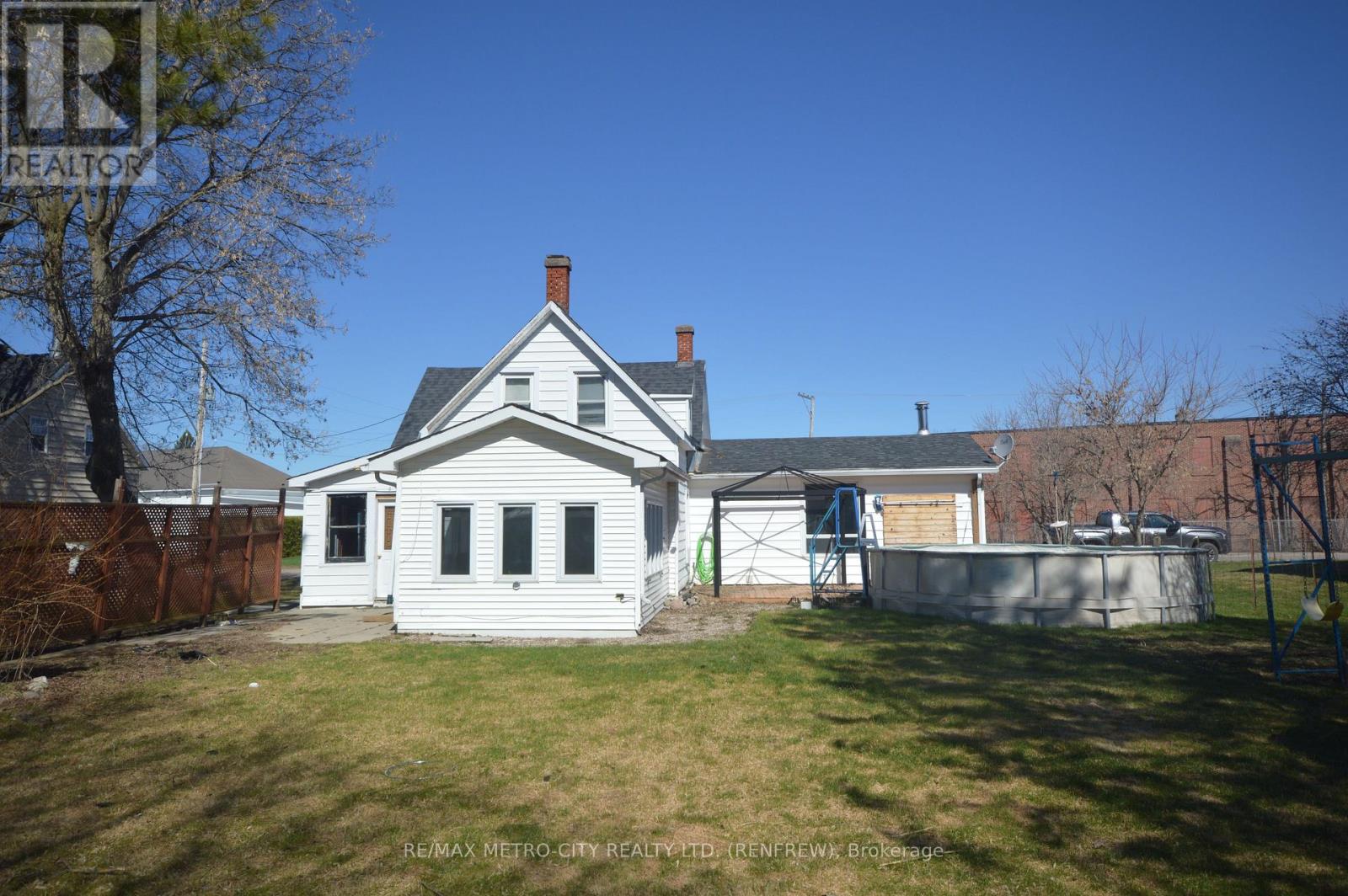 235 RENFREW AVENUE W