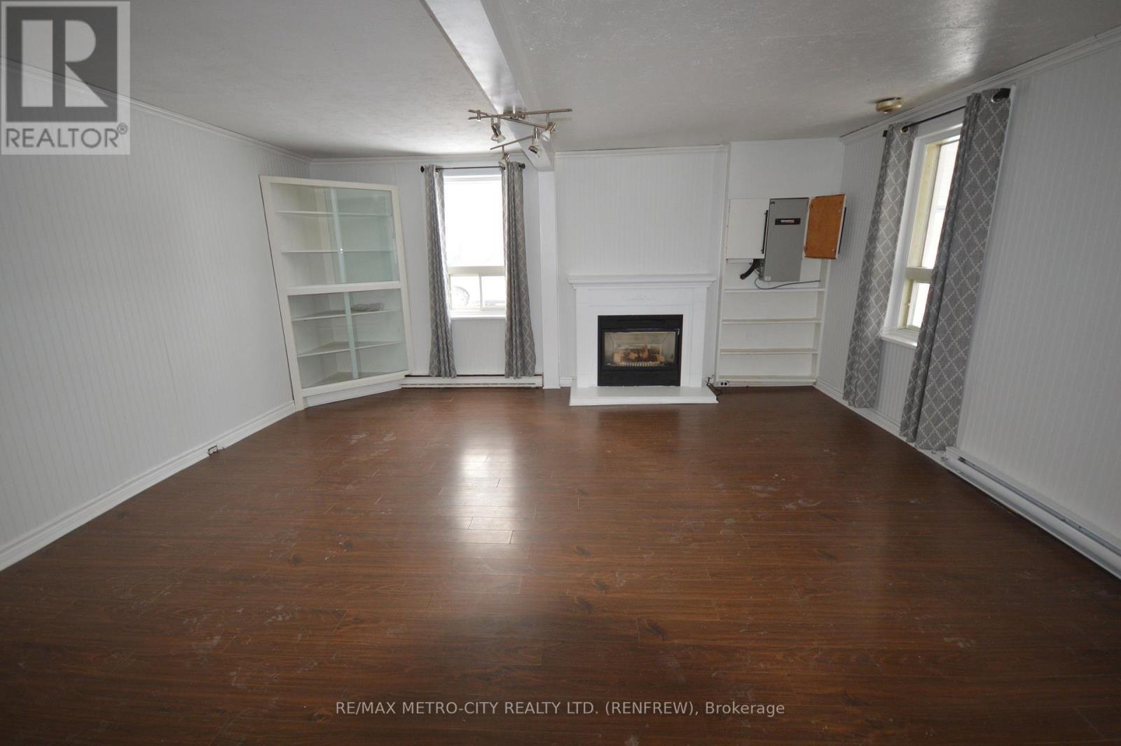 235 RENFREW AVENUE W