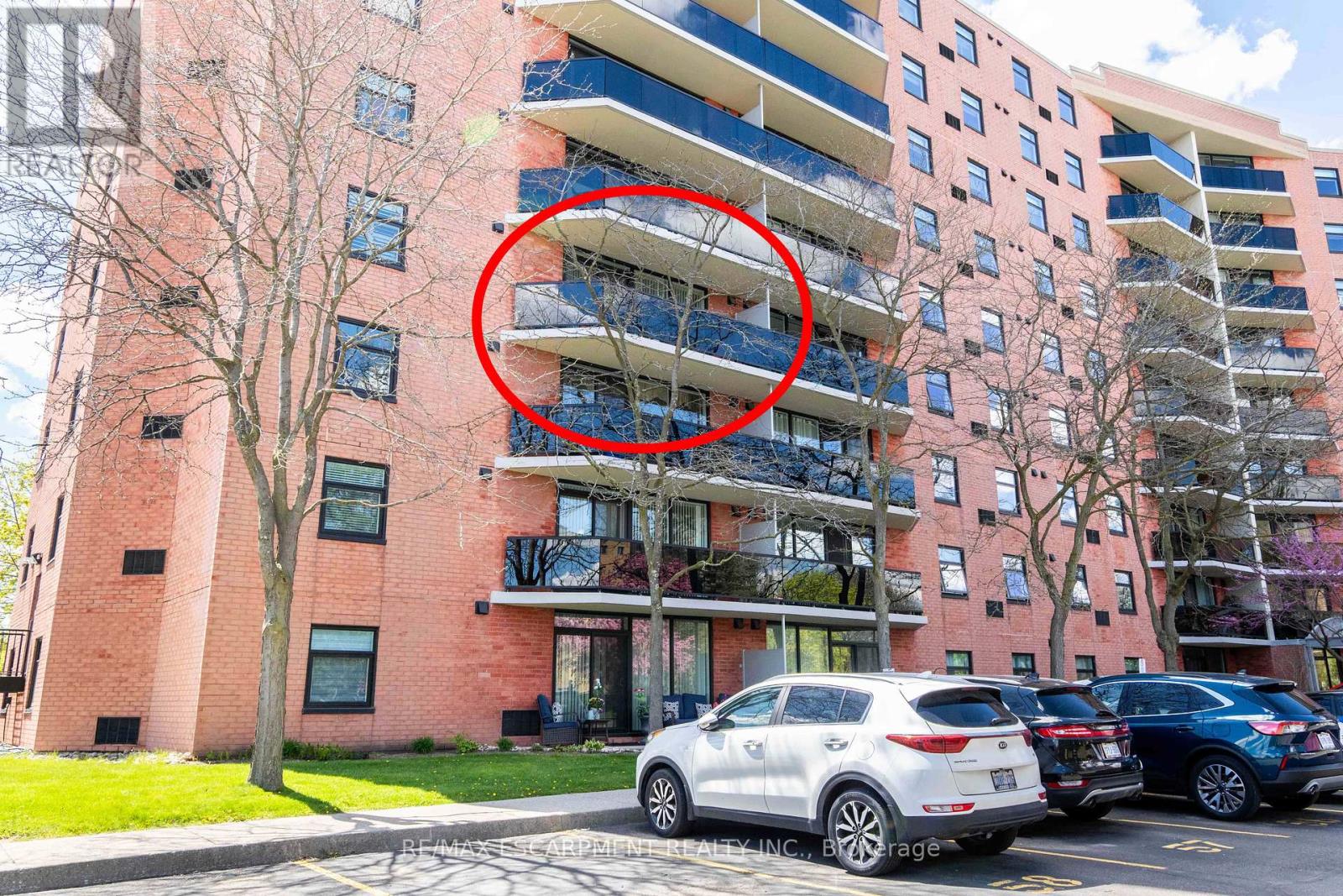 401 - 9 BONHEUR COURT