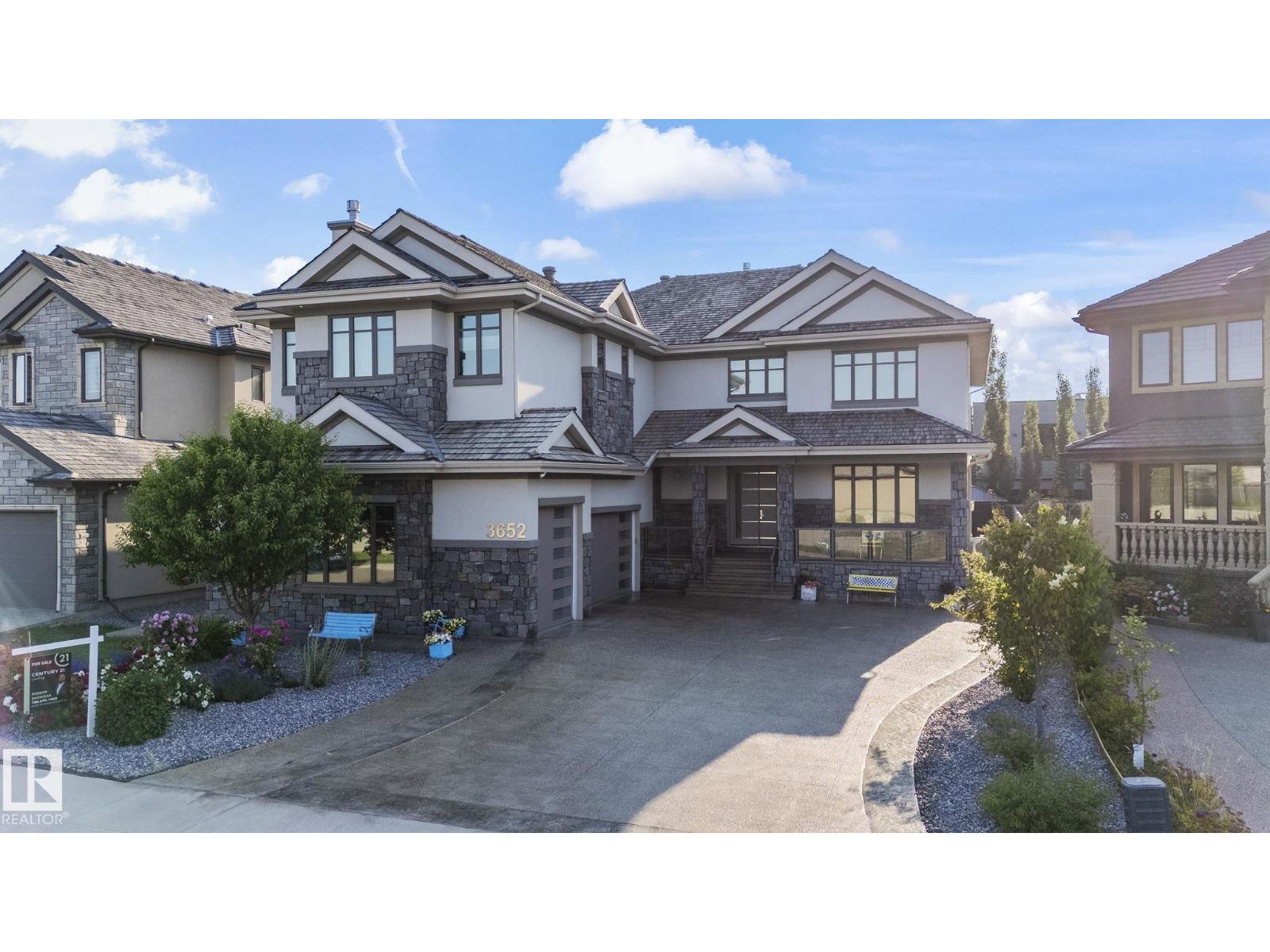 3652 WESTCLIFF WY SW