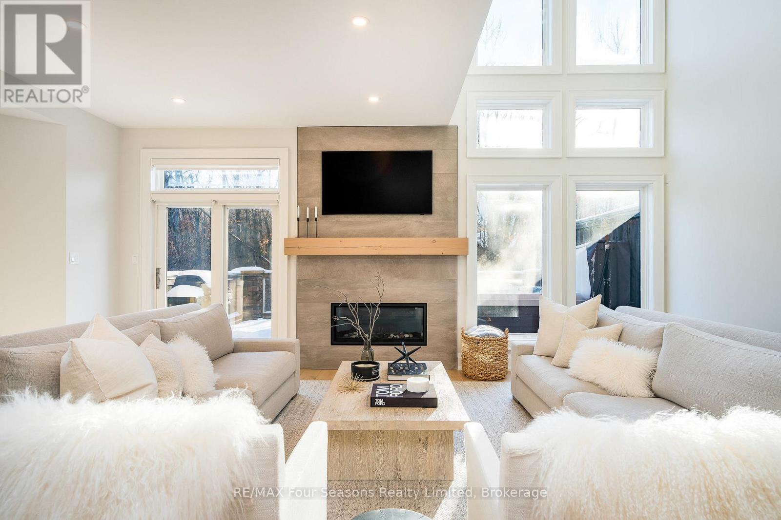 58 - 204 BLUESKI GEORGE CRESCENT