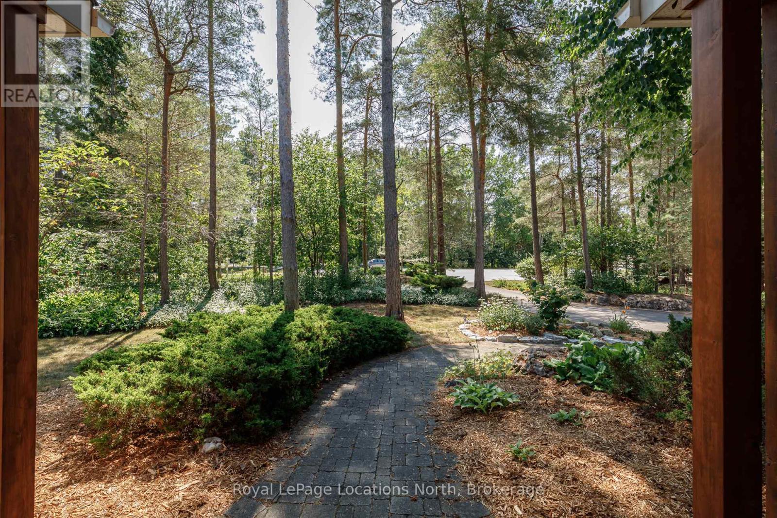 6 ALPINE COURT