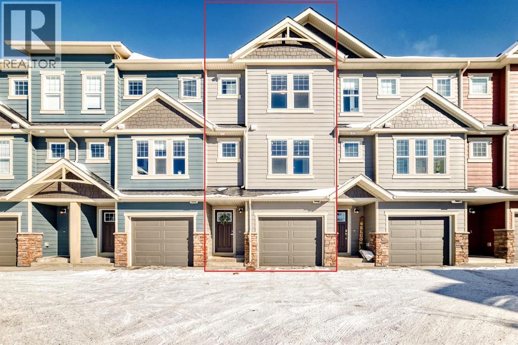 272 Cranbrook Square SE