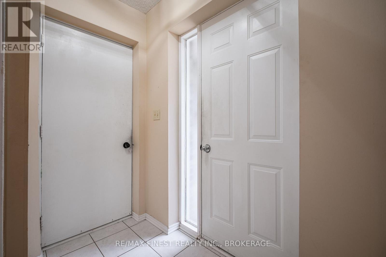 867 WOODSIDE DRIVE