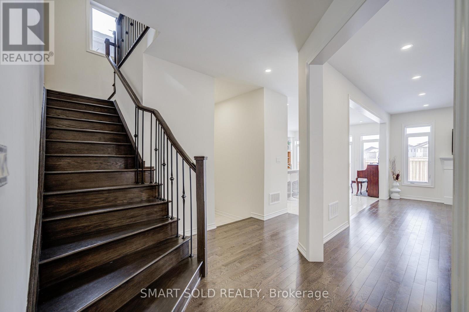 117 FERRAGINE CRESCENT