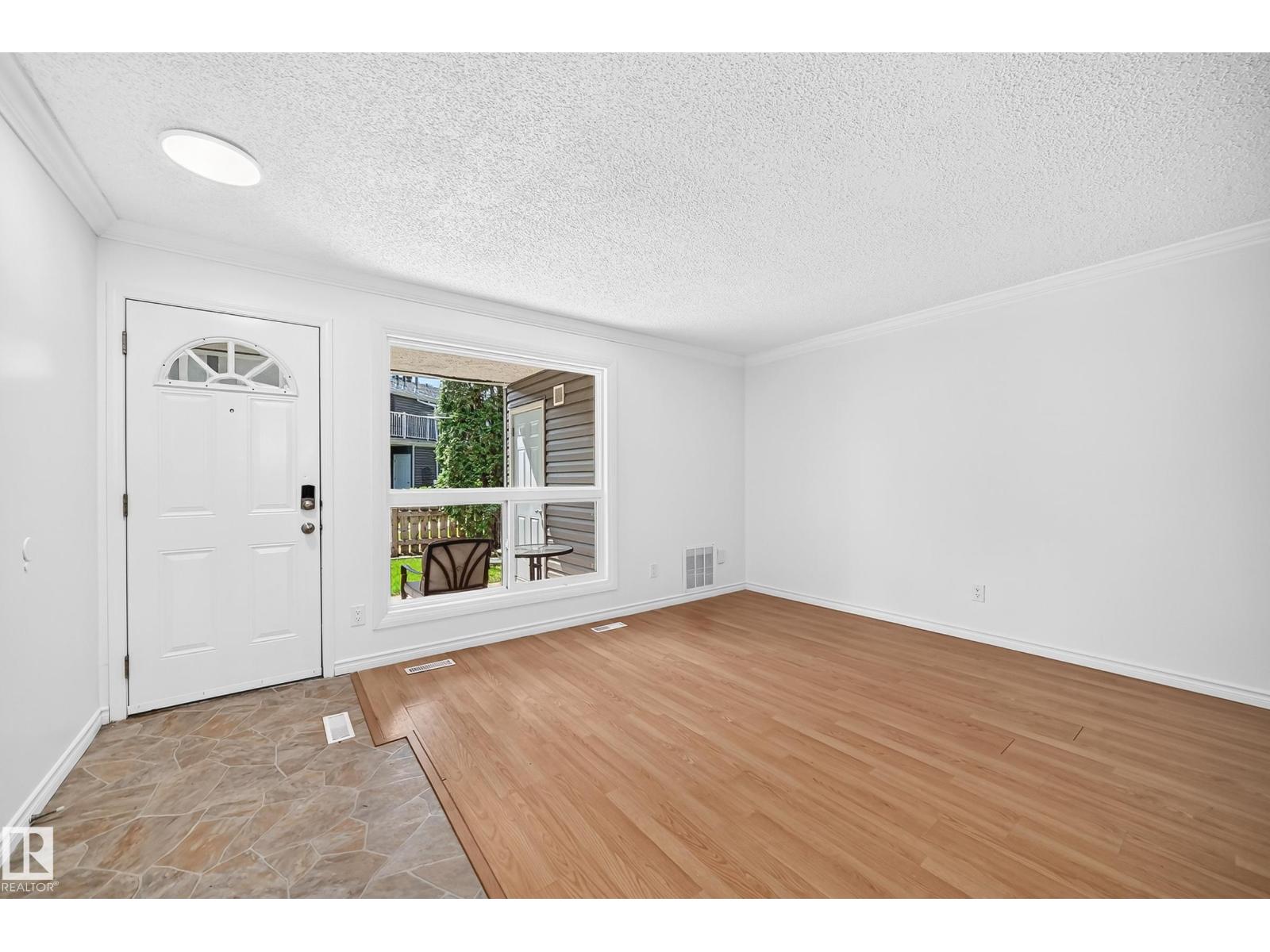 #40 3111 142 AV NW