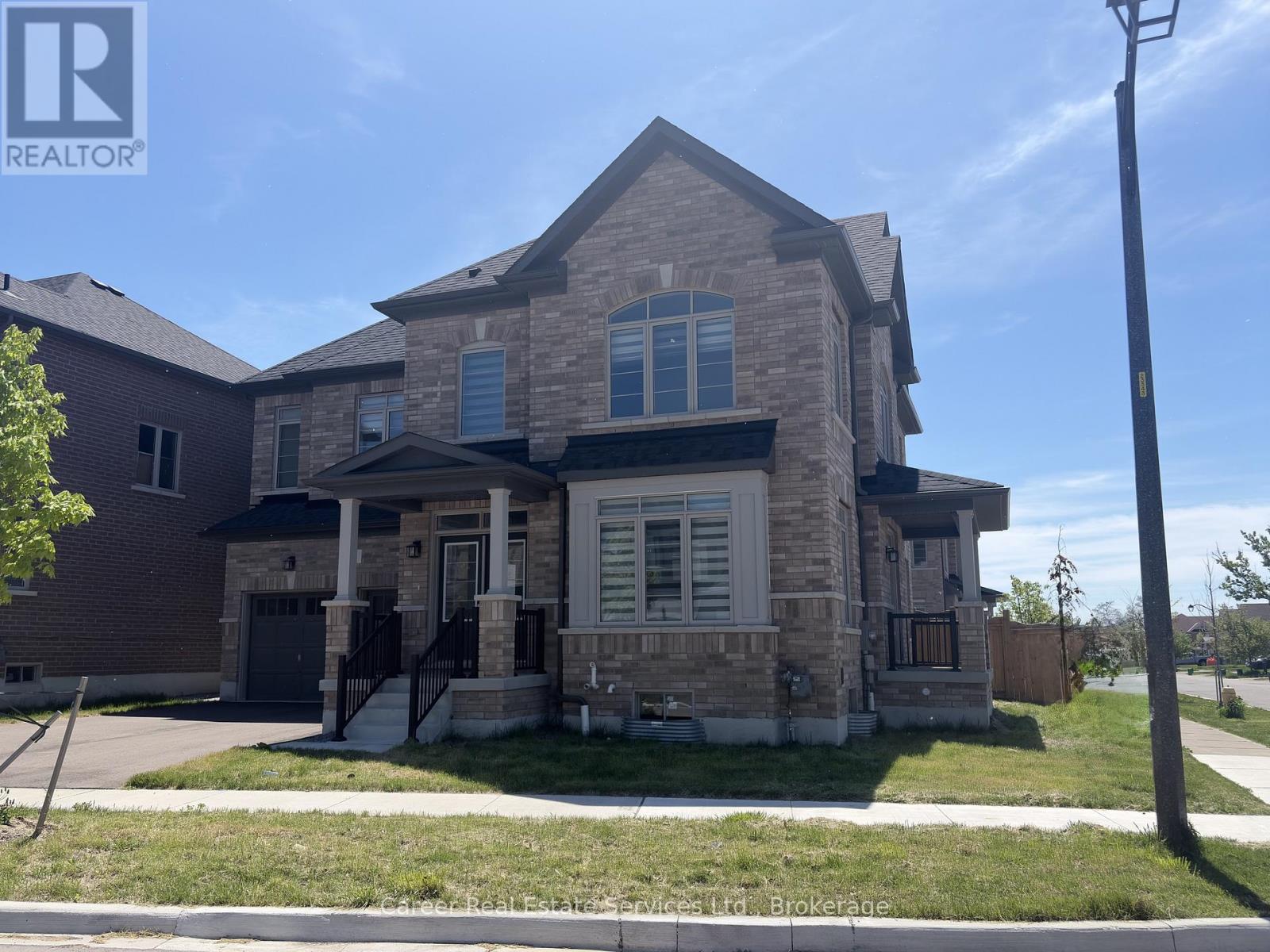 1 WATERFRONT CRESCENT
