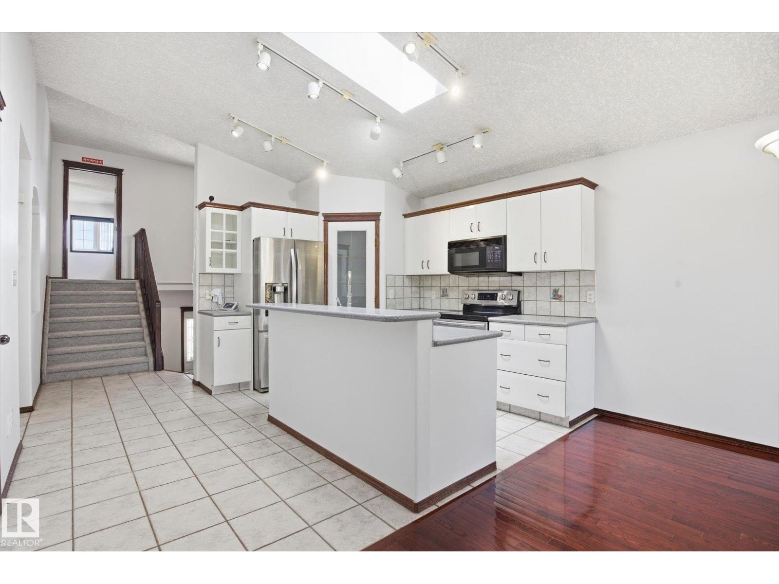 11413 118 ST NW