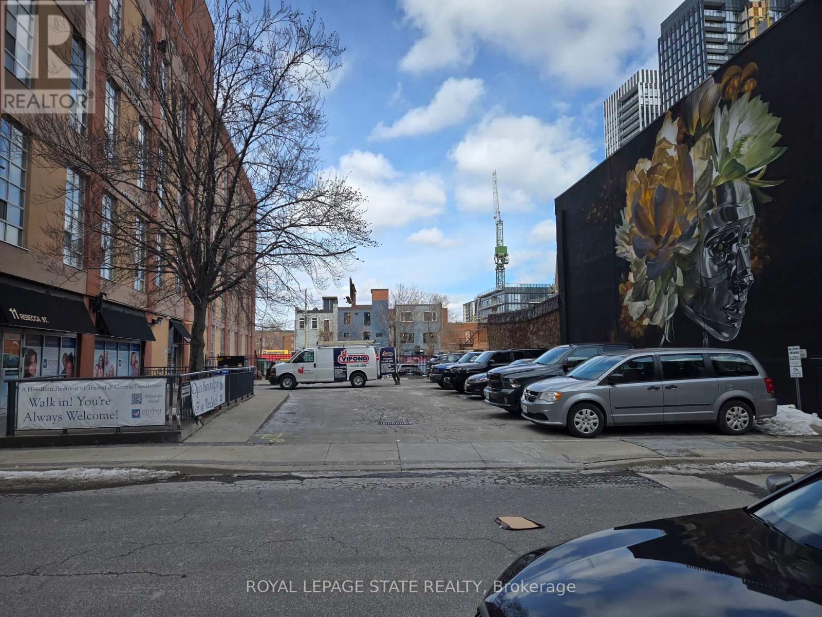 202 - 11 REBECCA STREET