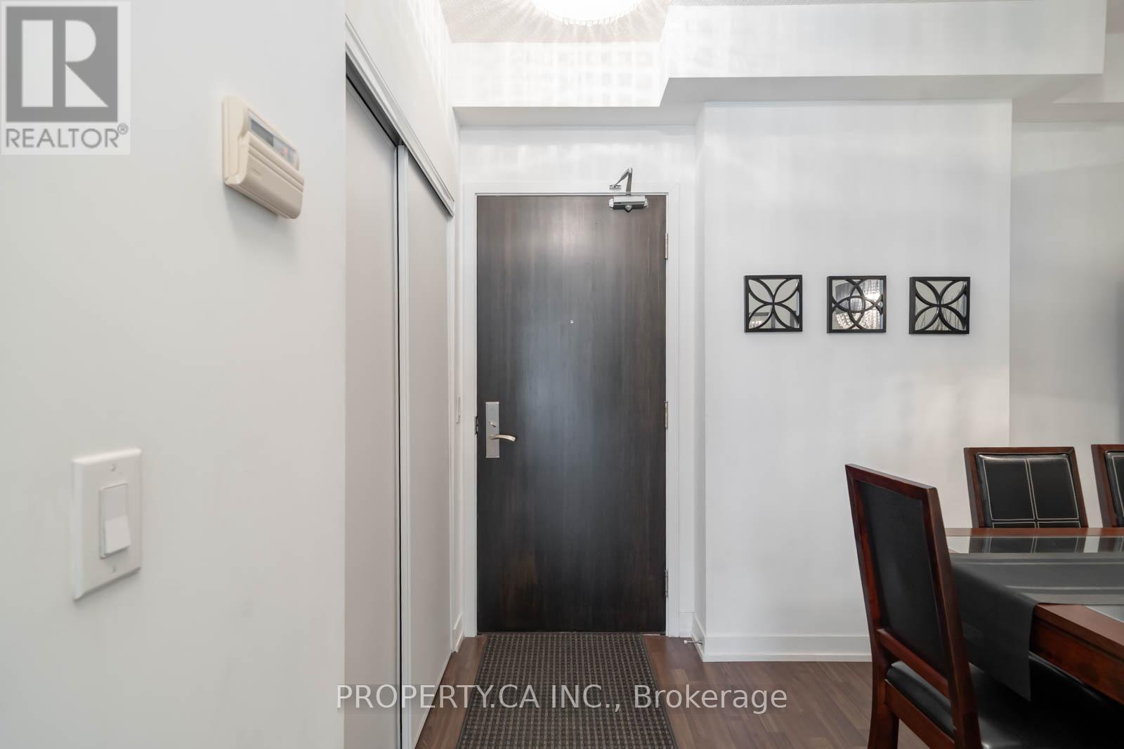 704 - 840 QUEENS PLATE DRIVE