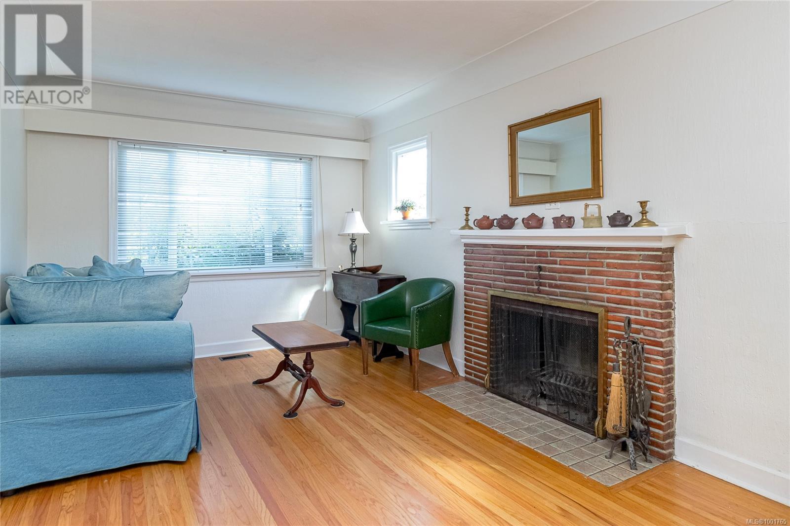 1697 Earle St