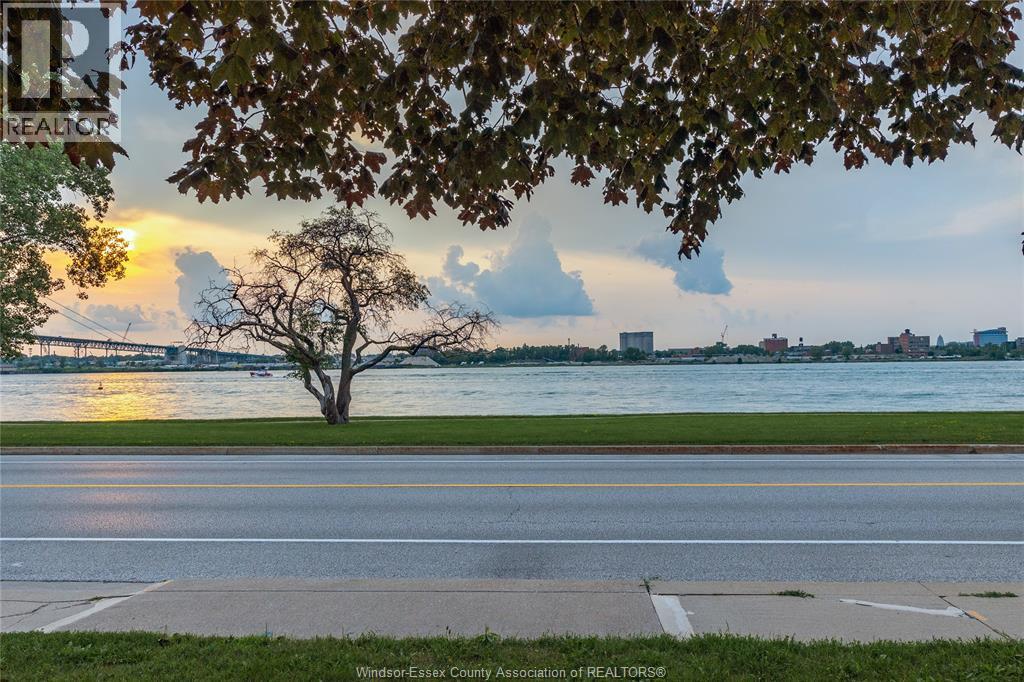 2161 RIVERSIDE DRIVE West Unit# 3