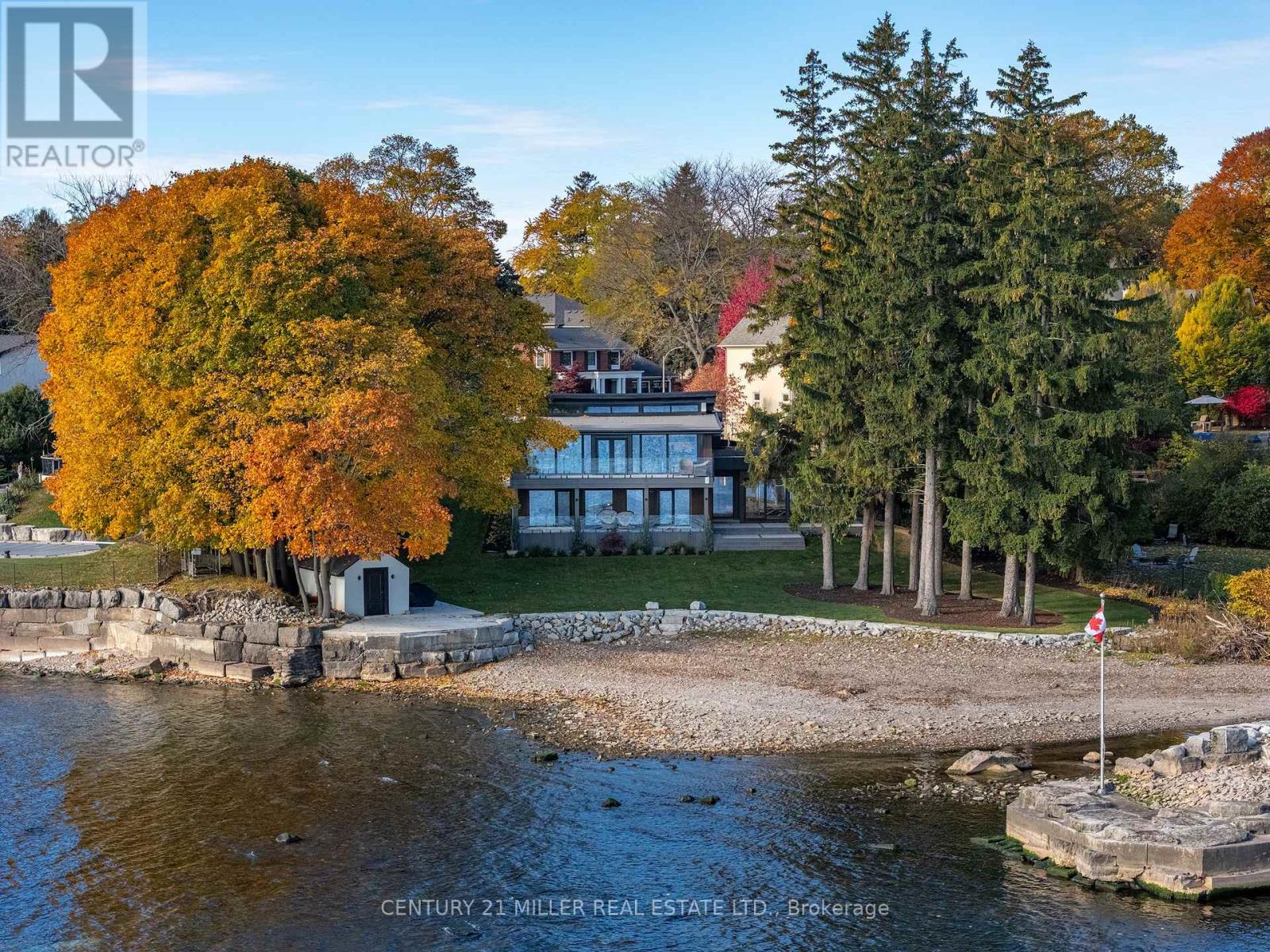 121 EDGECLIFFE PLACE