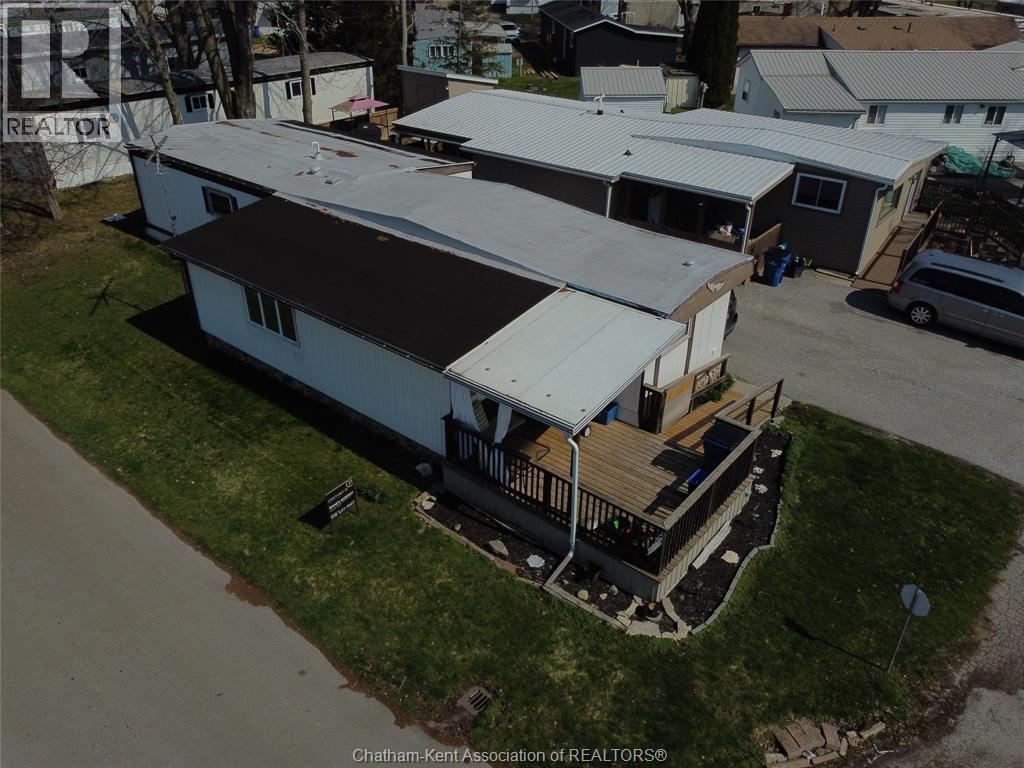 Photo 1 of 34 — 30 REGENCY DRIVE, Chatham, ON N7L4E8