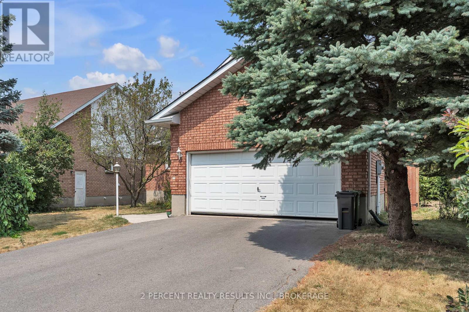 809 MUIRFIELD CRESCENT