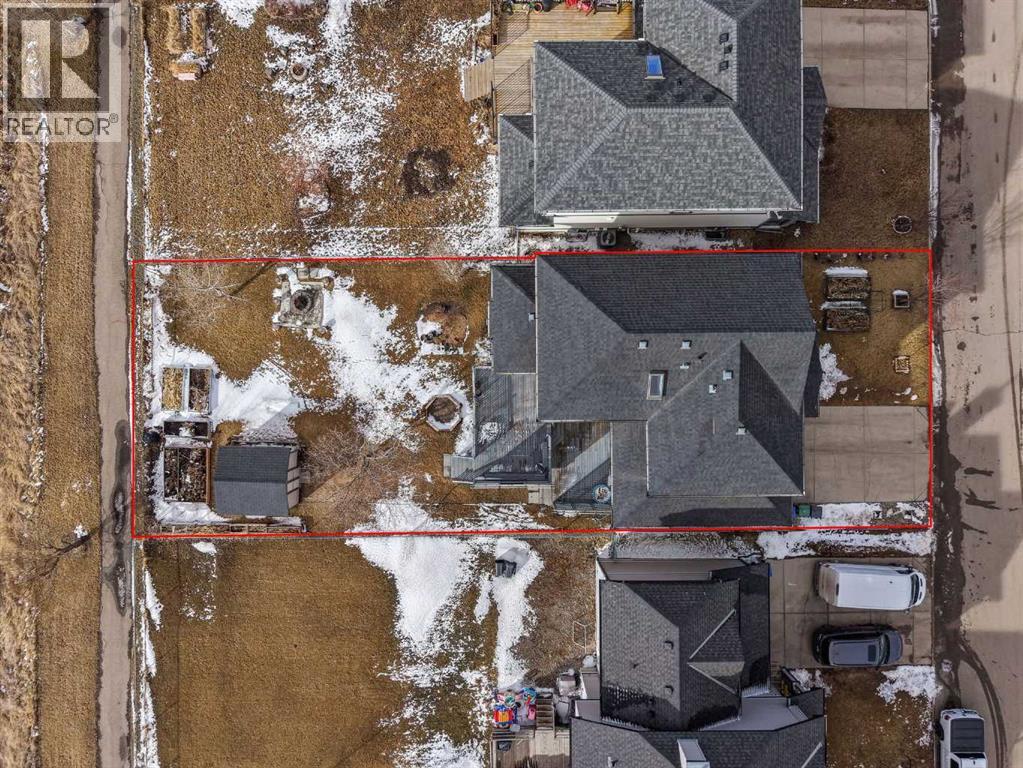 156 Bishop Crescent NW