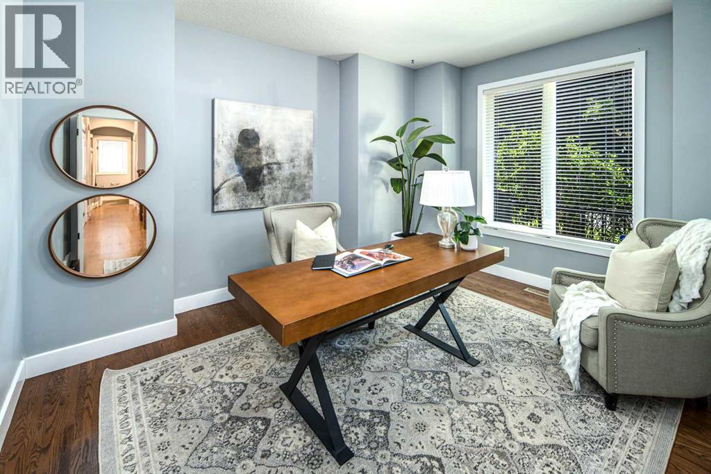 99 Evergreen Square SW