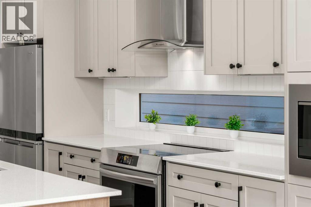 93 Treeline Avenue SW